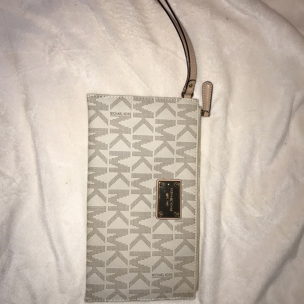 Michael Kors Wristlet