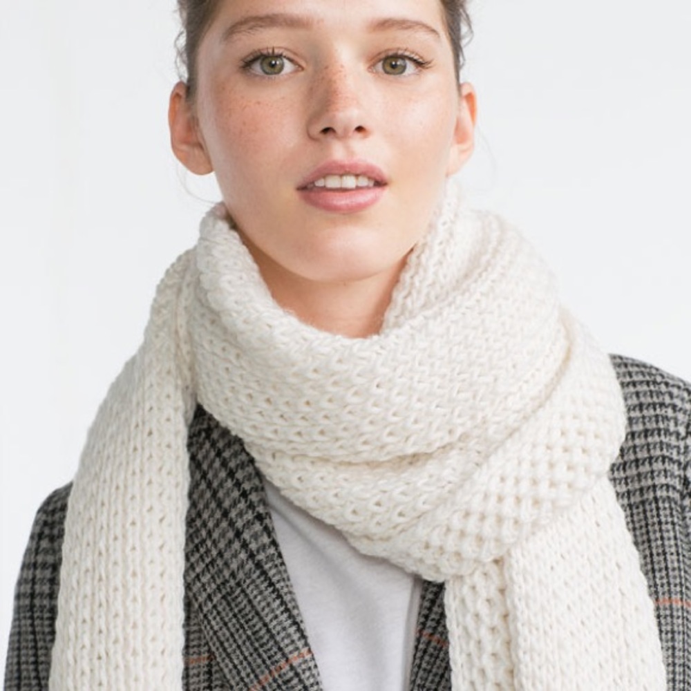 ‼️NEW ZARA‼️large white scarf
