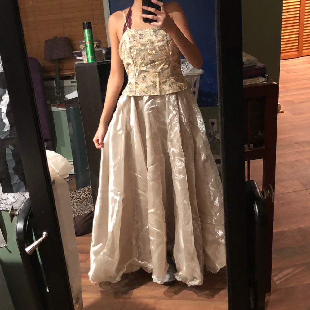 Beautiful vintage dress