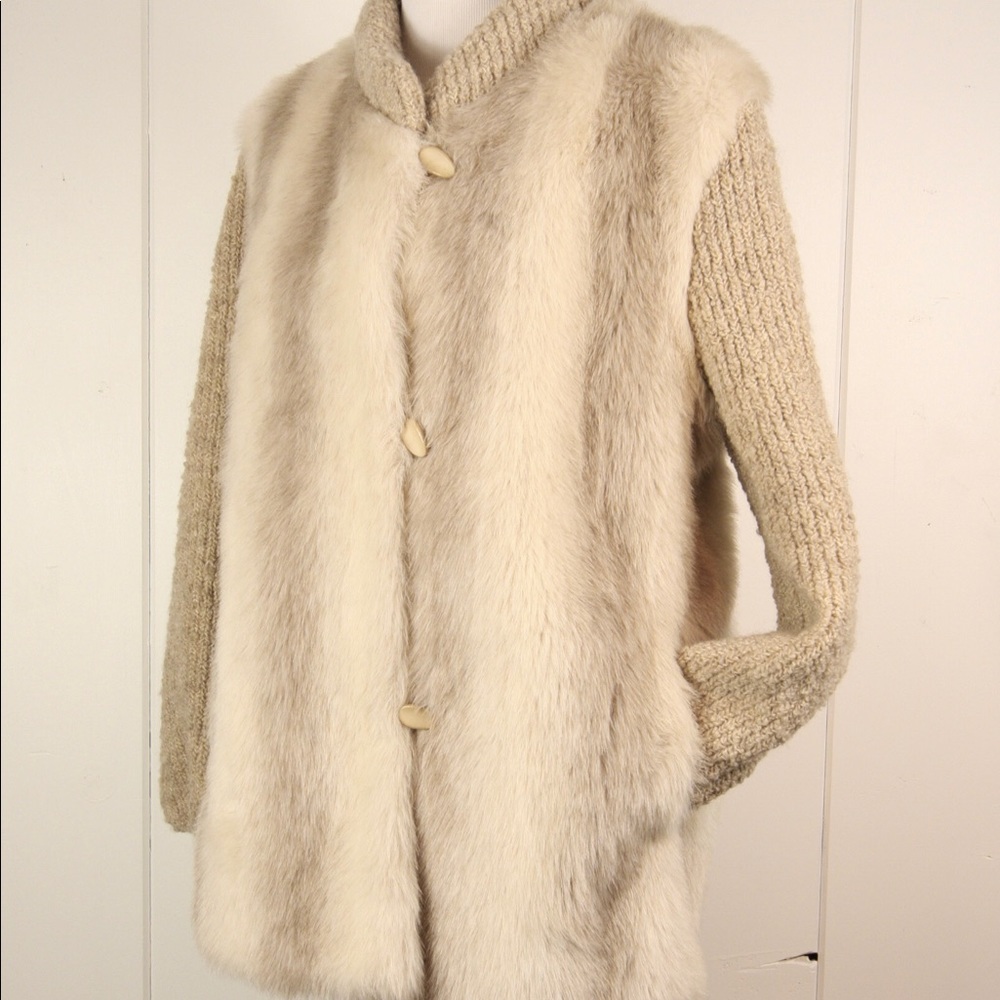 Vintage knit faux fur coat. Size Large