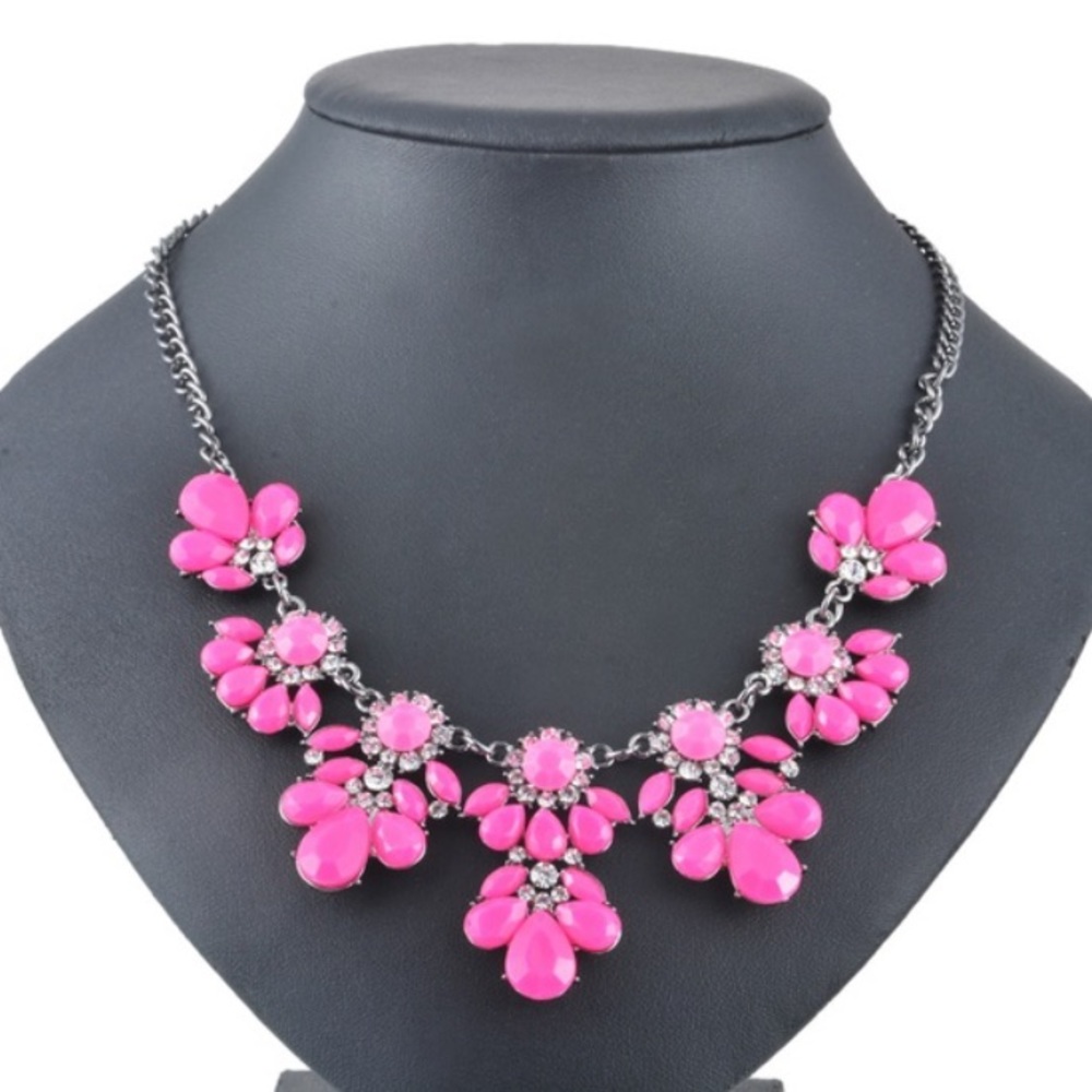💖HOT PINK STATEMENT NECKLACE💖