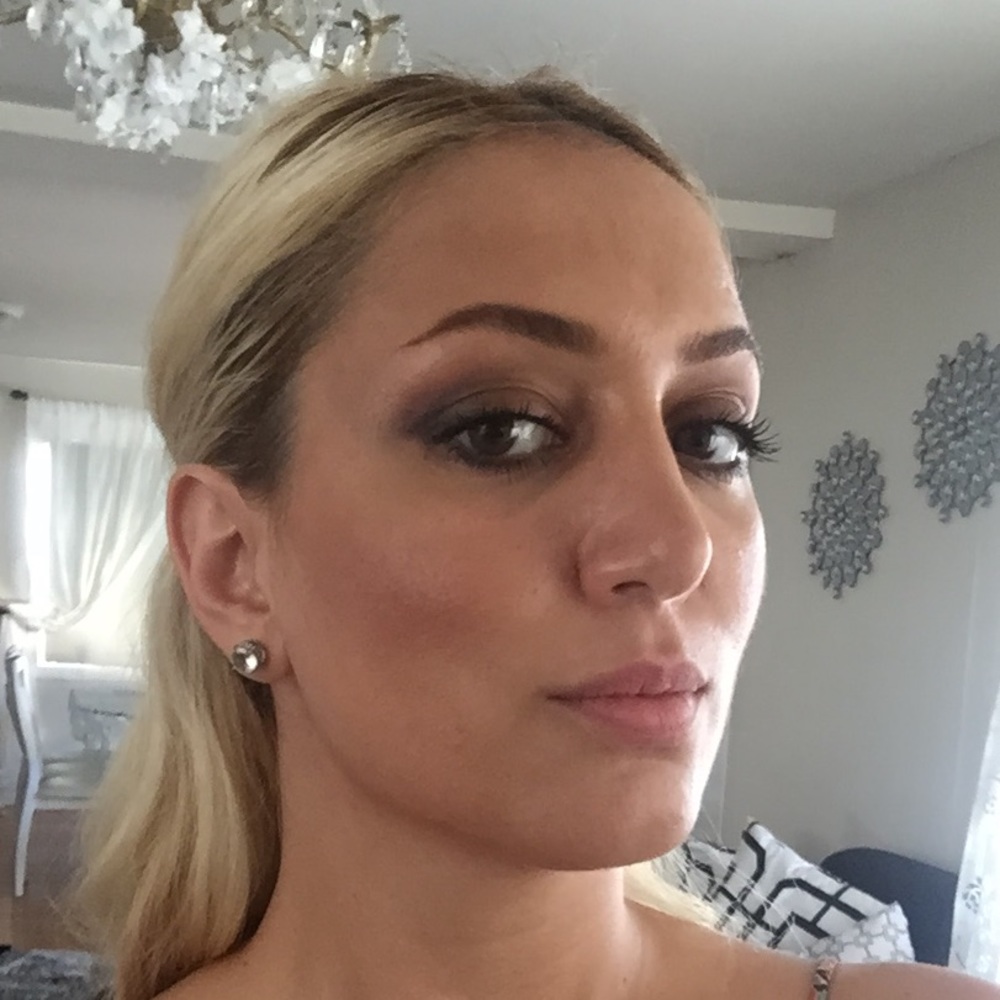 Meet your Posher, Almara