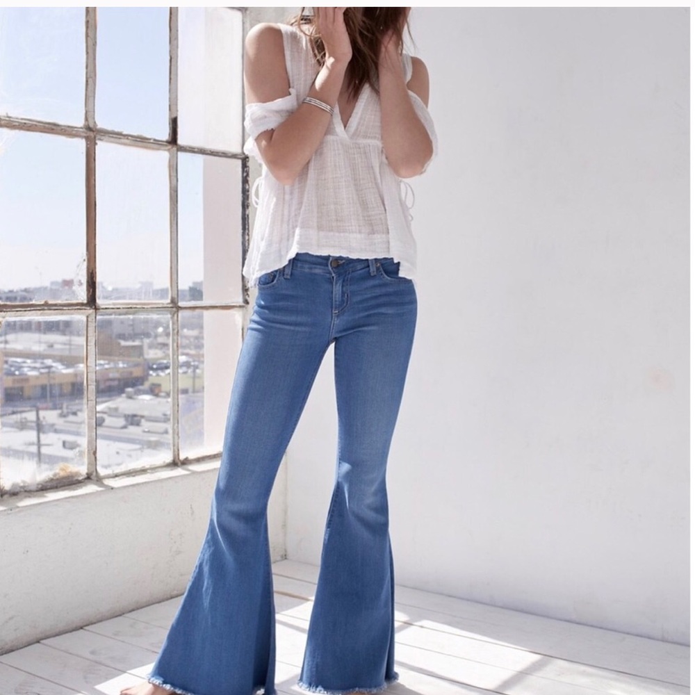 NWT FREE PEOPLE FLARE JEANS (short)  size 27