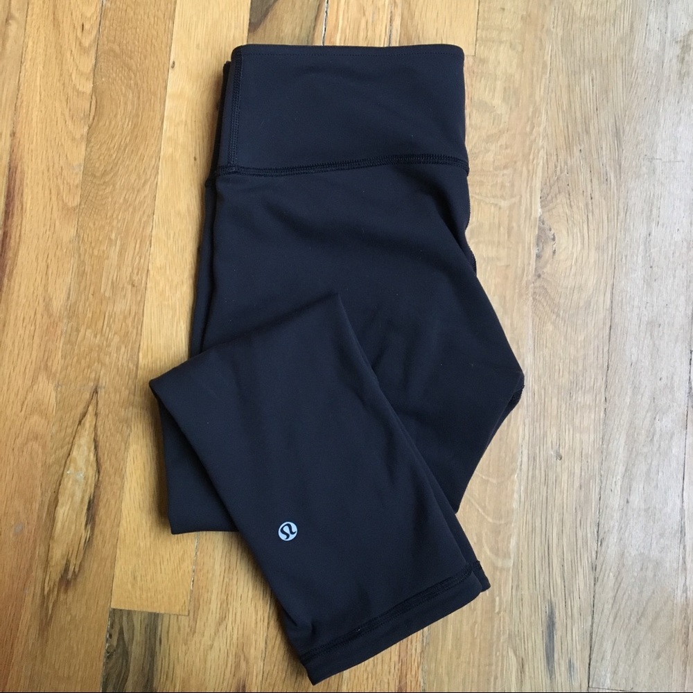 Lululemon Crops - Size 8 - Reversible