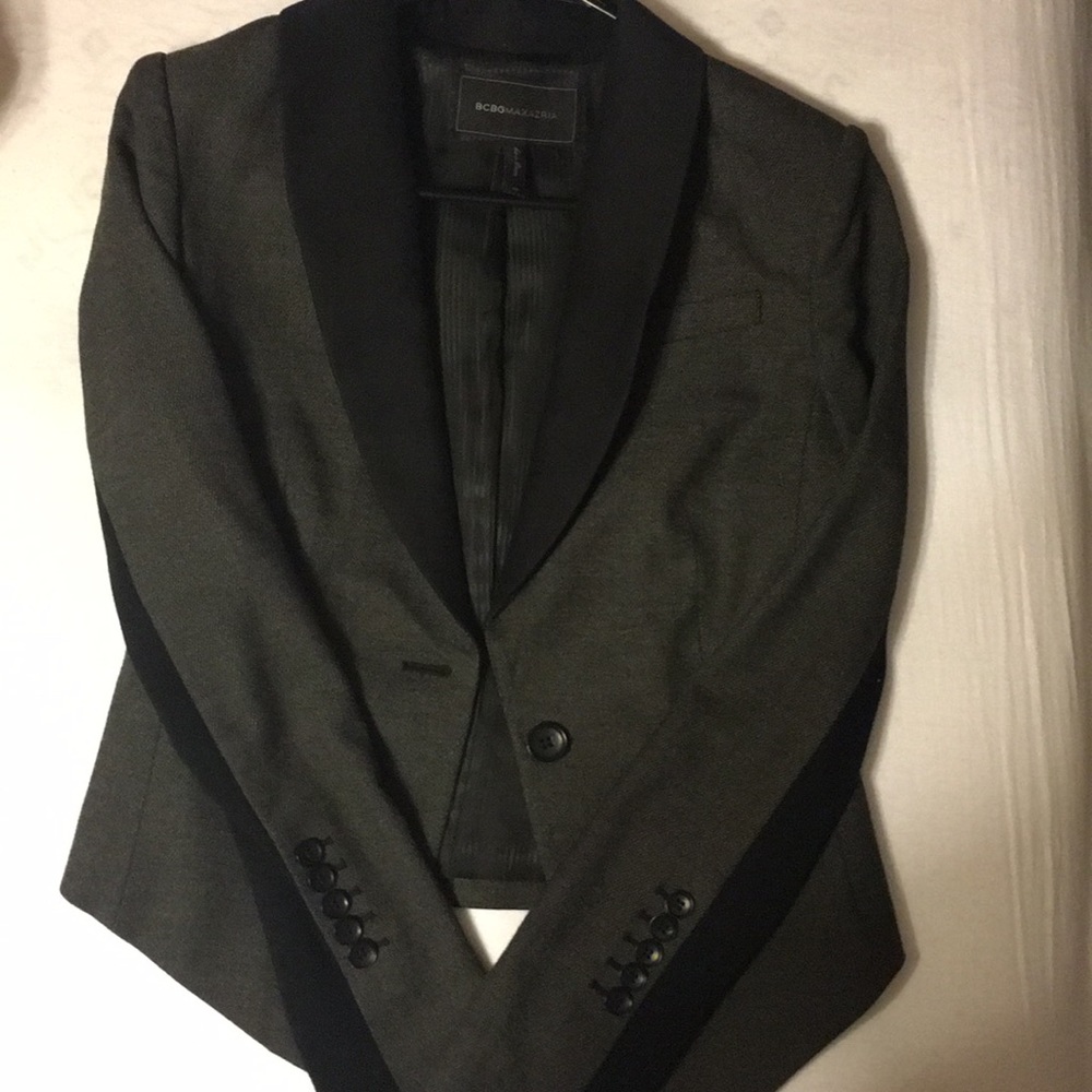 Chic Pointed Blazer