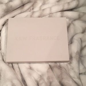 KKW CRYSTAL GARDENIA OUD