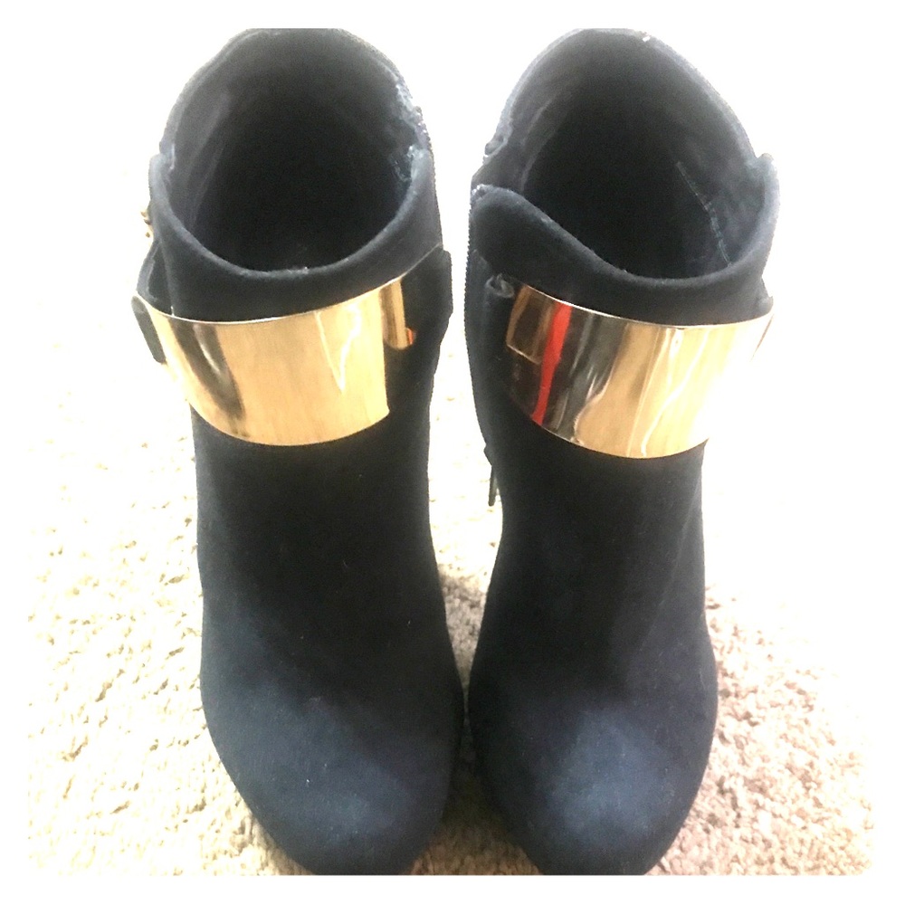 Black Aldo high heel booties