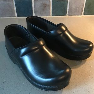 New without box Dansko Black Clogs