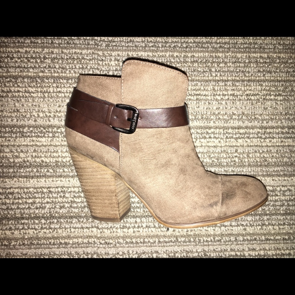 Size 7 Brown Carlos booties
