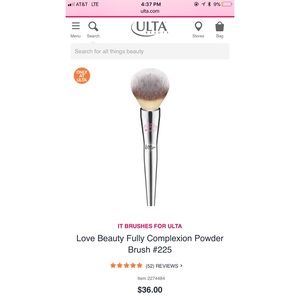 “IT” cosmetics make up brush (NWT)