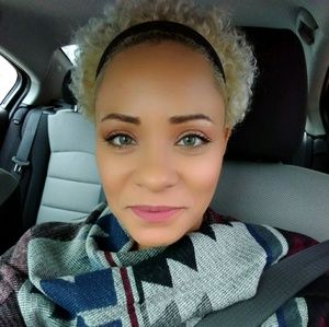 Meet your Posher, Olivia