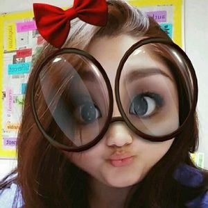 Meet your Posher, Carolina