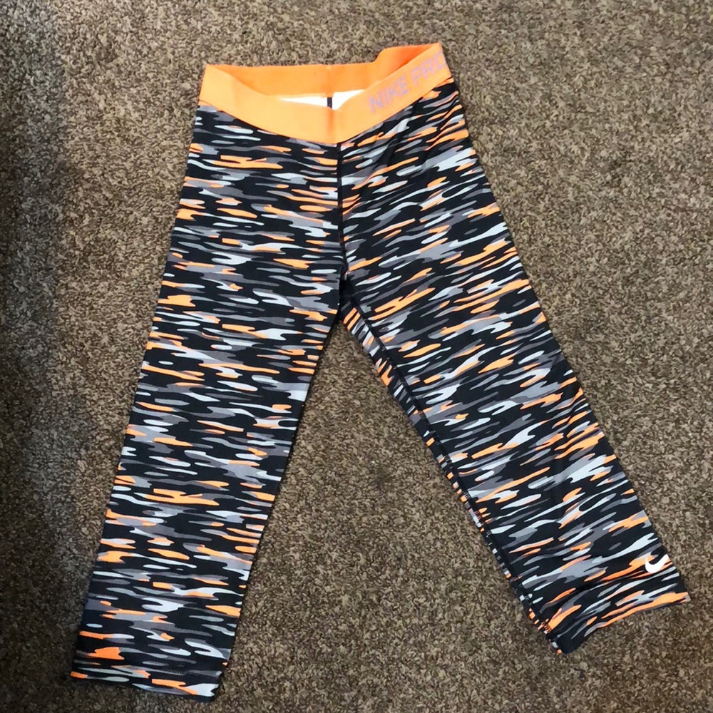 New Nike cropped work out leggings