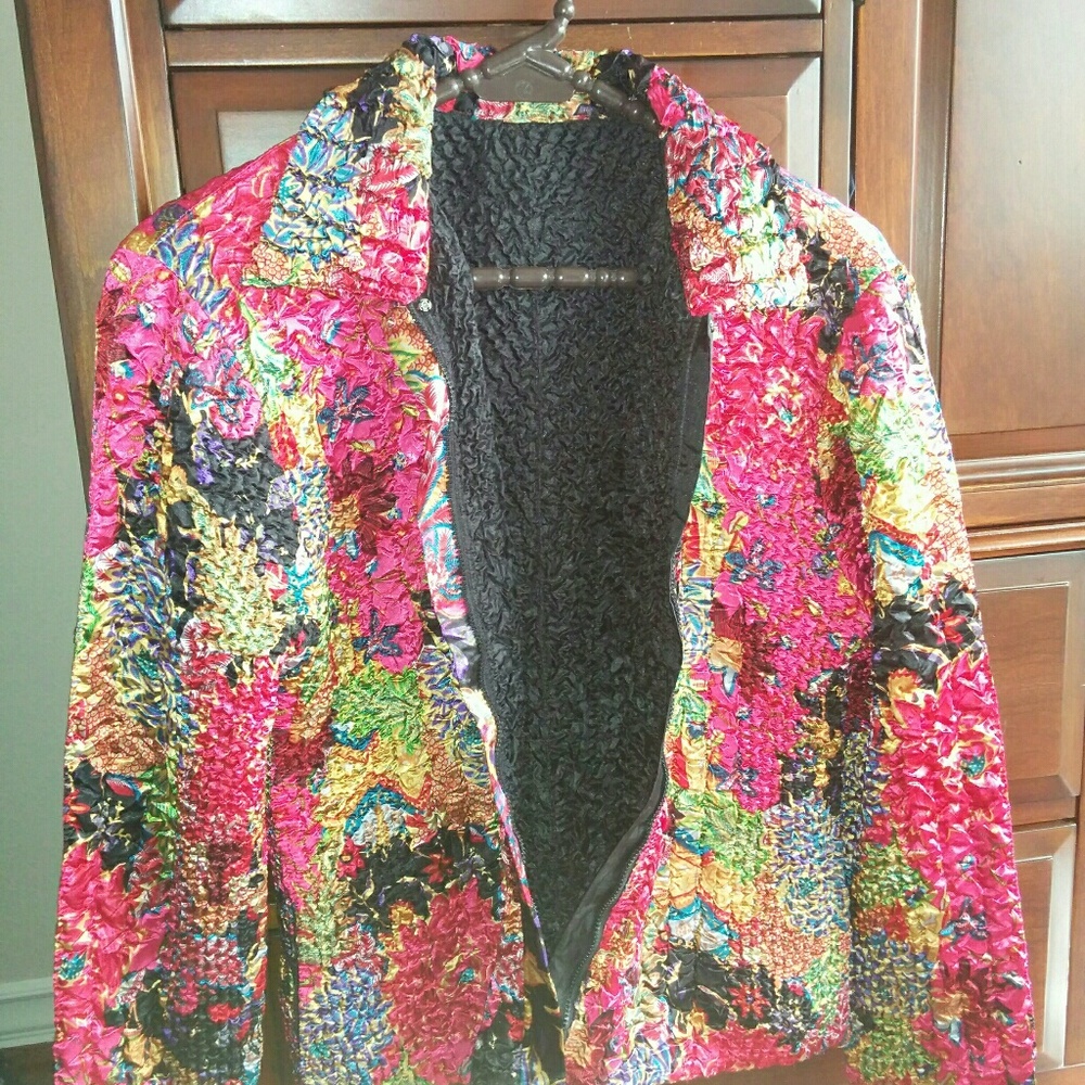 Reversible holiday red size6 floral crinkle jacket
