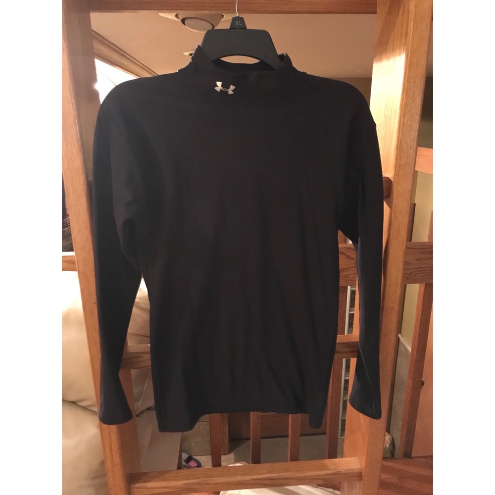 Black Under Armour turtle neck thermal