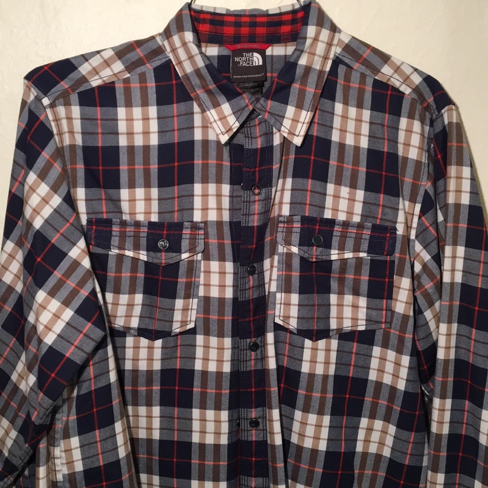  North face Button down 