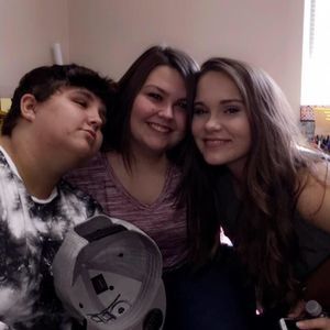 Meet your Posher, Macie