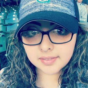 Meet your Posher, Alejandra