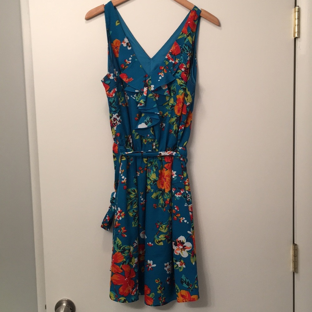 Express floral dress M