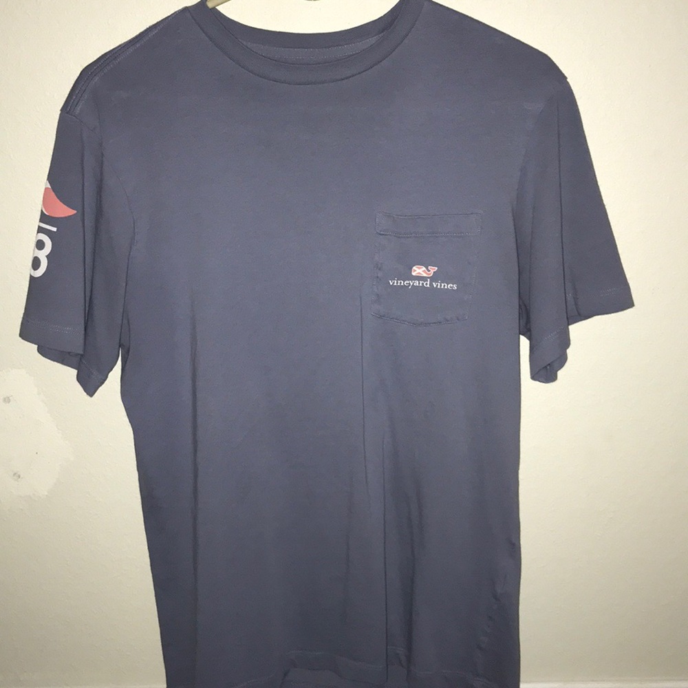 Vineyard vines tshirt