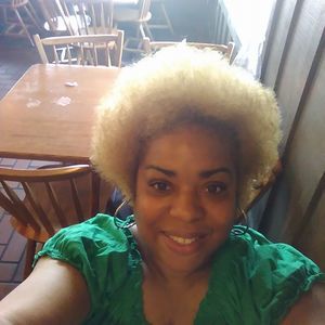 Meet your Posher, Connie