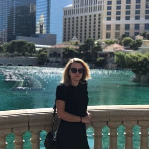 Meet your Posher, Elena