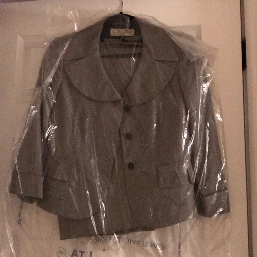 2 piece skirt suit