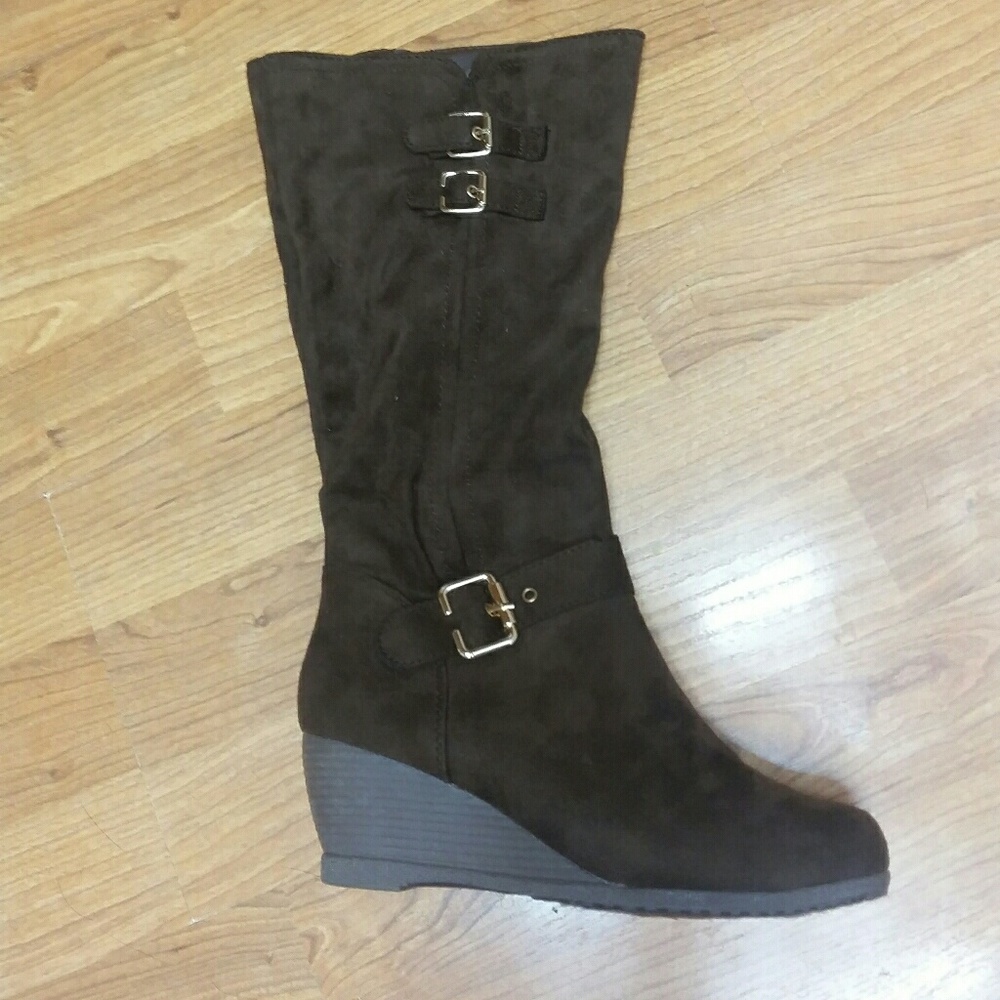 NIB! Faux Suede Brown Wedge Boots - Sz. 7
