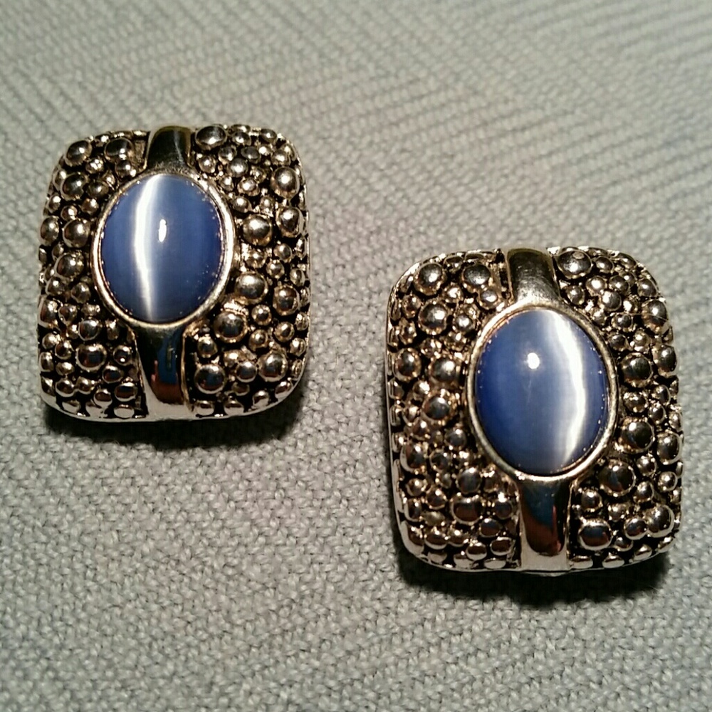 Stunning BLUE CAT'S EYE GLASS EARRINGS! CLIP ONS!