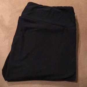 Solid Black TC LuLaRoe Leggings 🖤