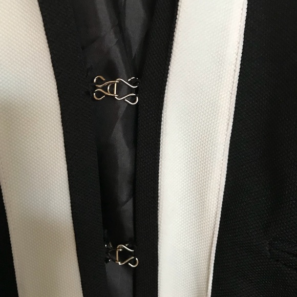 Large size - Picture 4 of 4