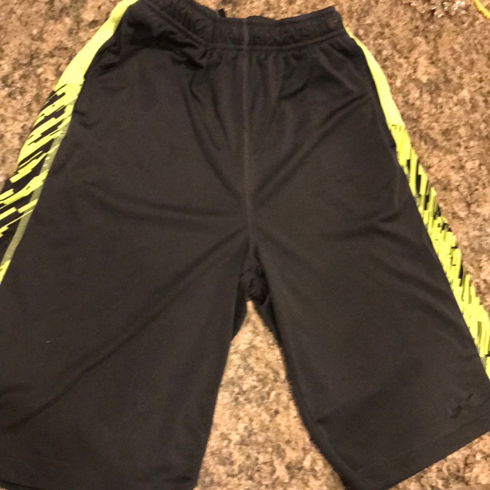 Boys XL Nike shorts