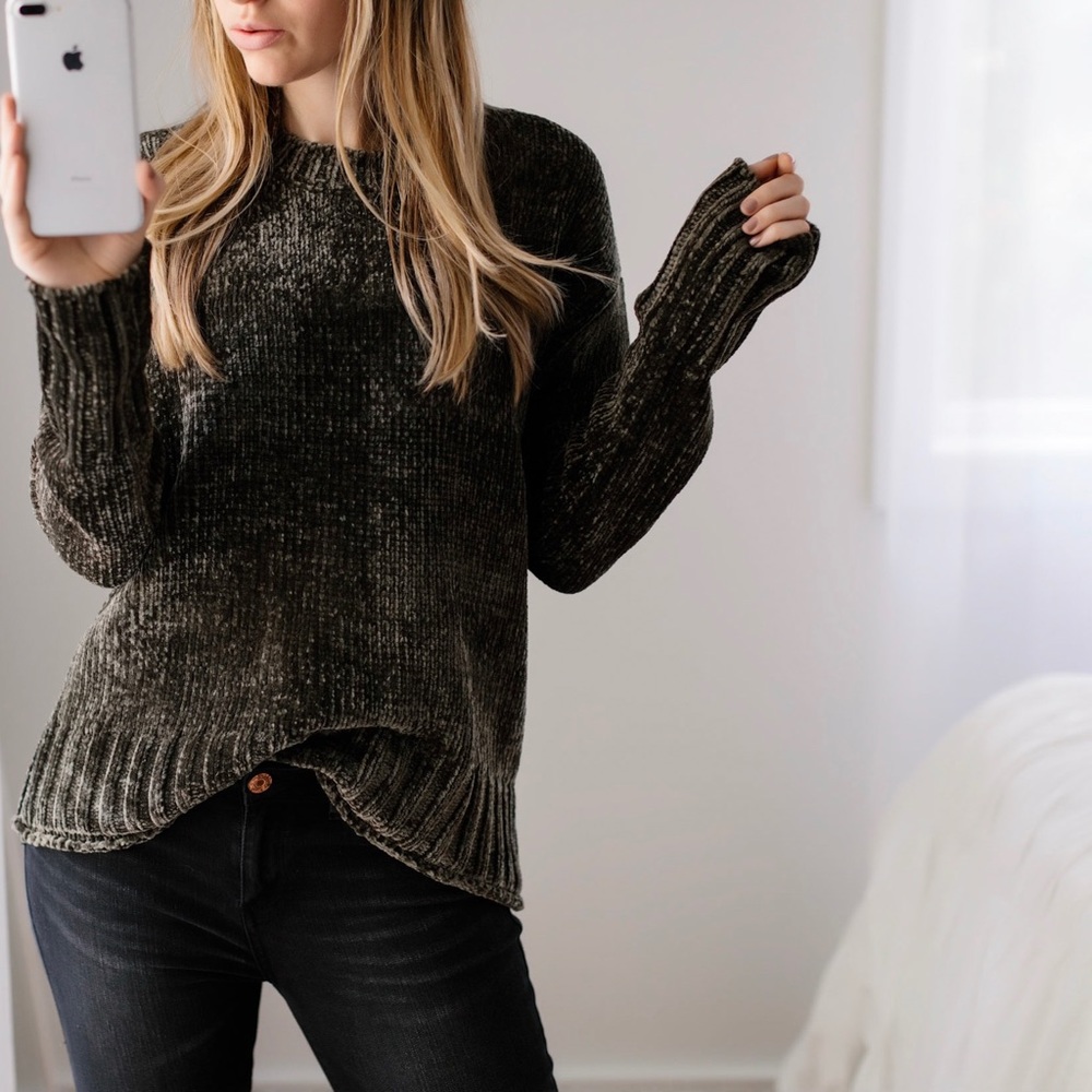 Olive Chenille Soft Sweater 💕1 Day Sale💕 - Picture 2 of 4