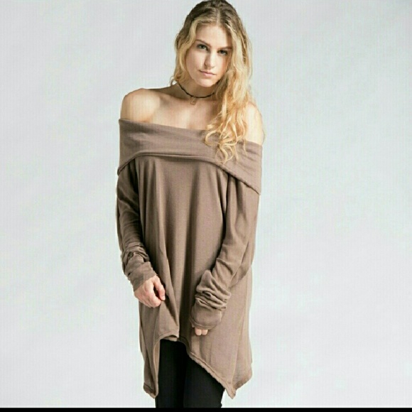 Off-Shoulder Comfy/Sexy Sweater - Picture 3 of 8