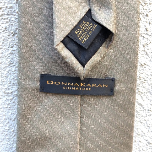 All silk tie made in USA by Donna Karan collection - Picture 4 of 4