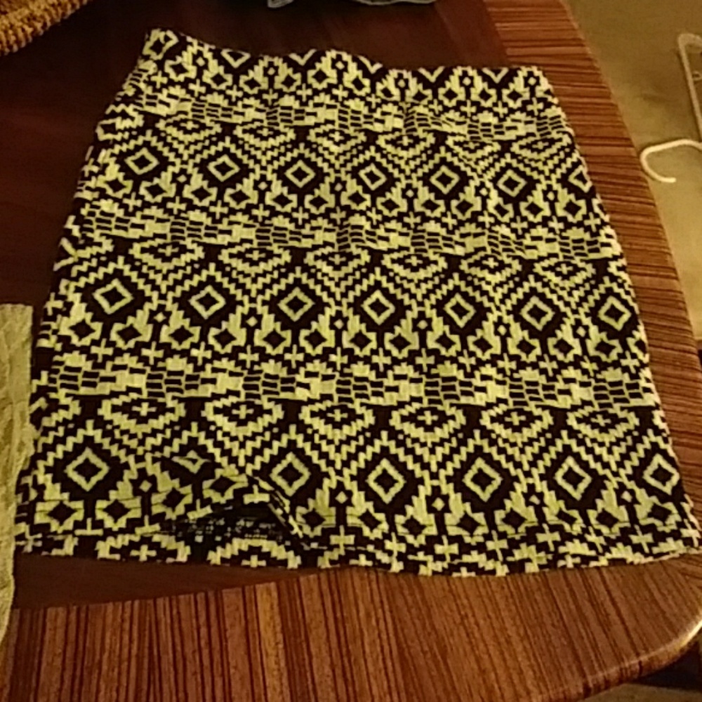 Skirt mini black n white