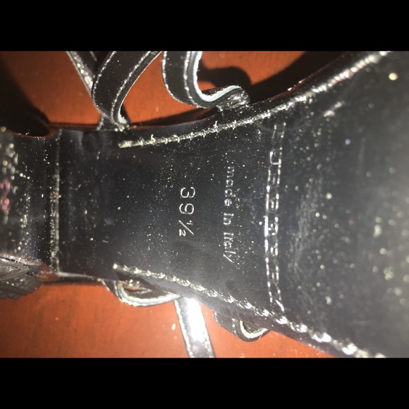 An high end designer Burberry black sandals - Picture 5 of 7