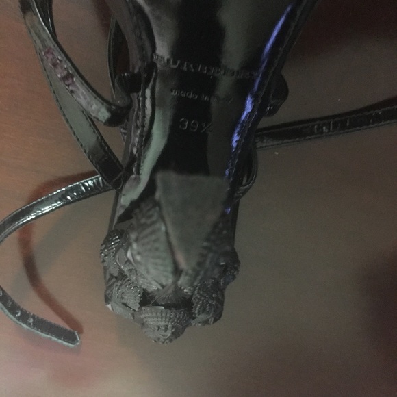 An high end designer Burberry black sandals - Picture 6 of 7