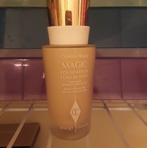 Charlotte tilbury Magic foundation