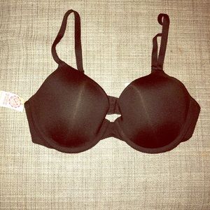 NWT. Victoria’s Secret bra