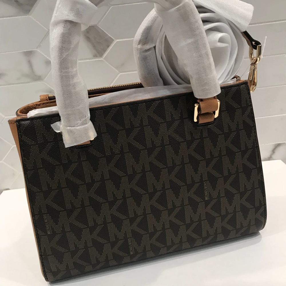 🎁Michael Kors Small Satchel🎁 - Picture 3 of 7