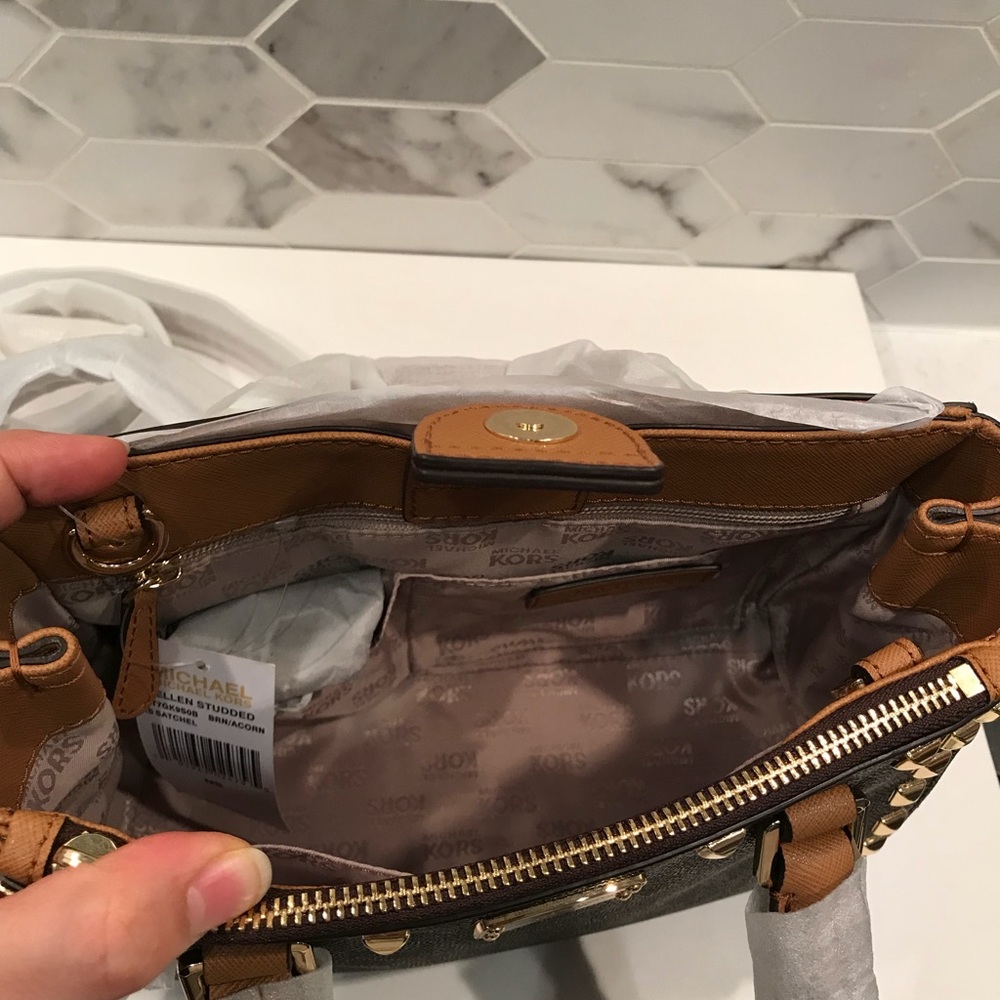 🎁Michael Kors Small Satchel🎁 - Picture 5 of 7