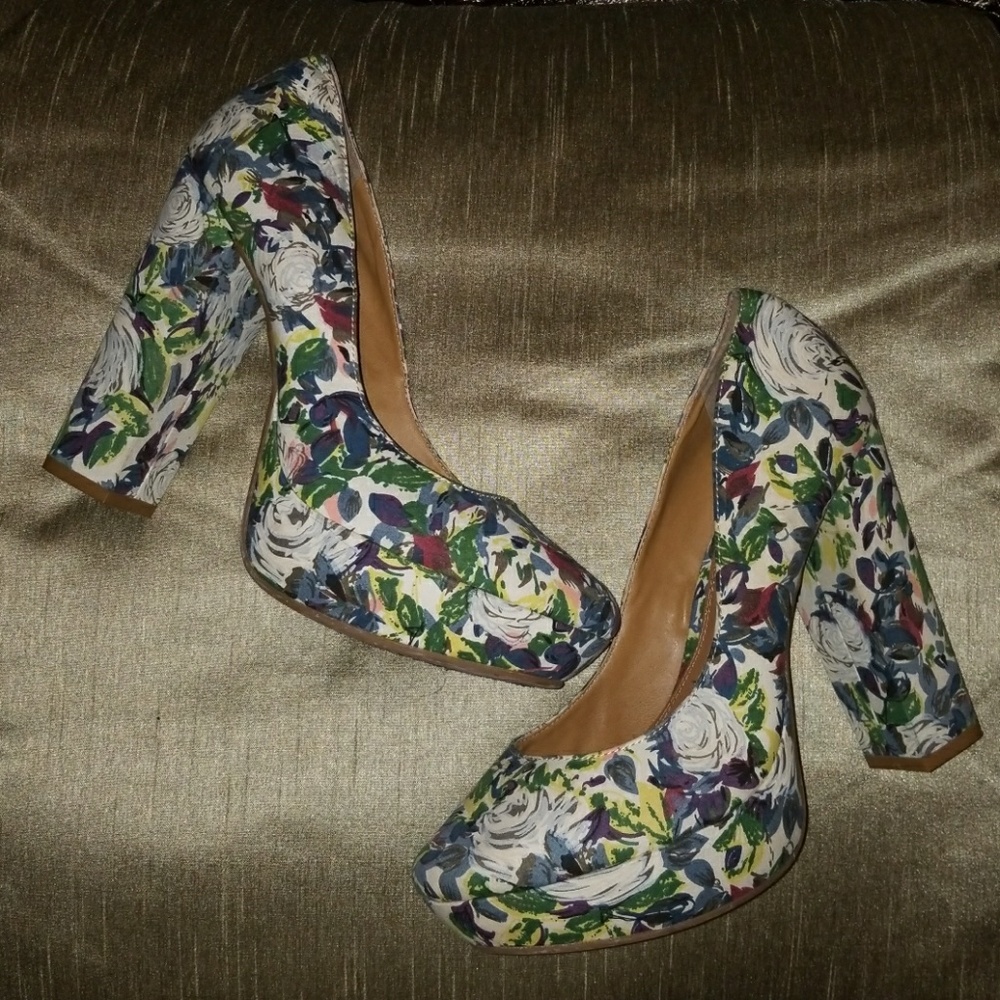 Gianni Bini Floral Platform Thick Heels Size 9.5