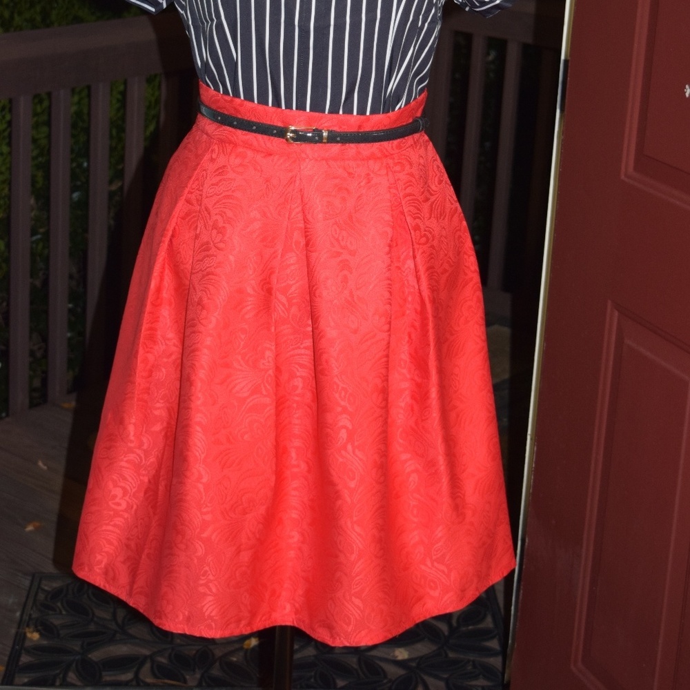 Skirt (belt not included)