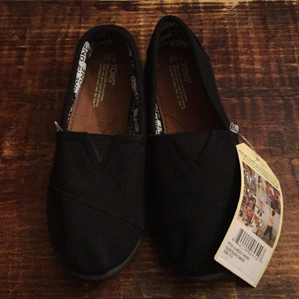 Kids Toms NWT
