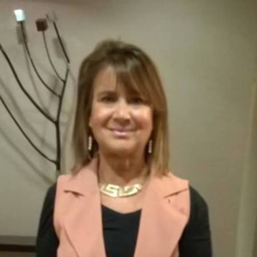 Meet your Posher, Debbie