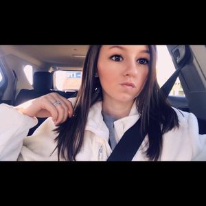 Meet your Posher, Carly