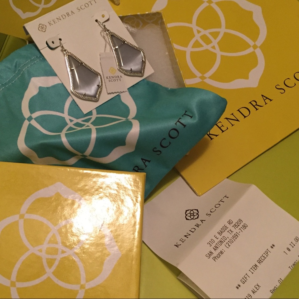 Kendra Scott Alex Earrings! Brand New.