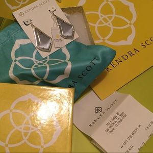 Kendra Scott Alex Earrings! Brand New.