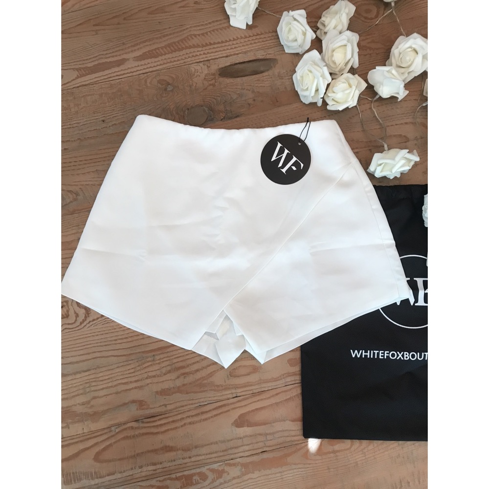 White Fox Boutique White Skort Size Small